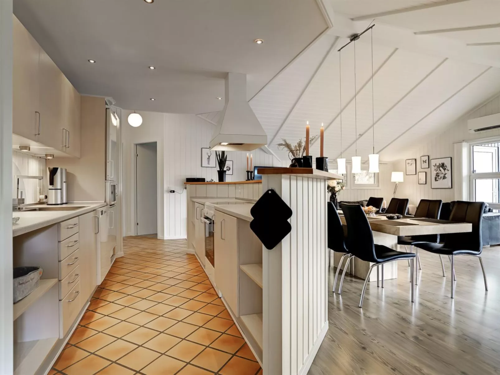 "Stense" - 900m from the sea-Dedans