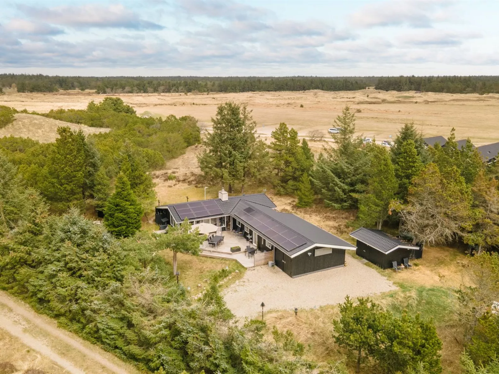 "Taneli" - 2.2km from the sea-Outside