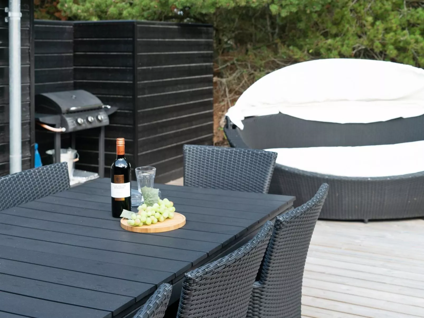 "Solgunn" - 900m from the sea-Outside