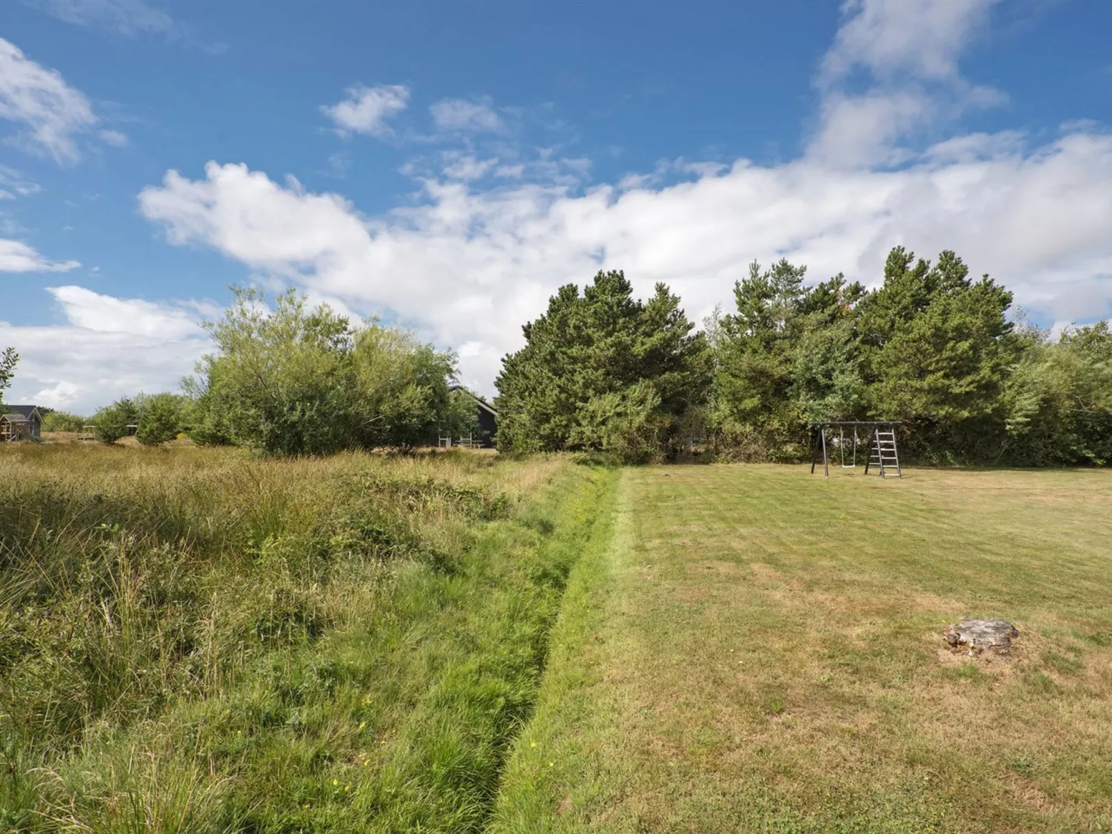 "Emilia" - 1.8km from the sea-Outside