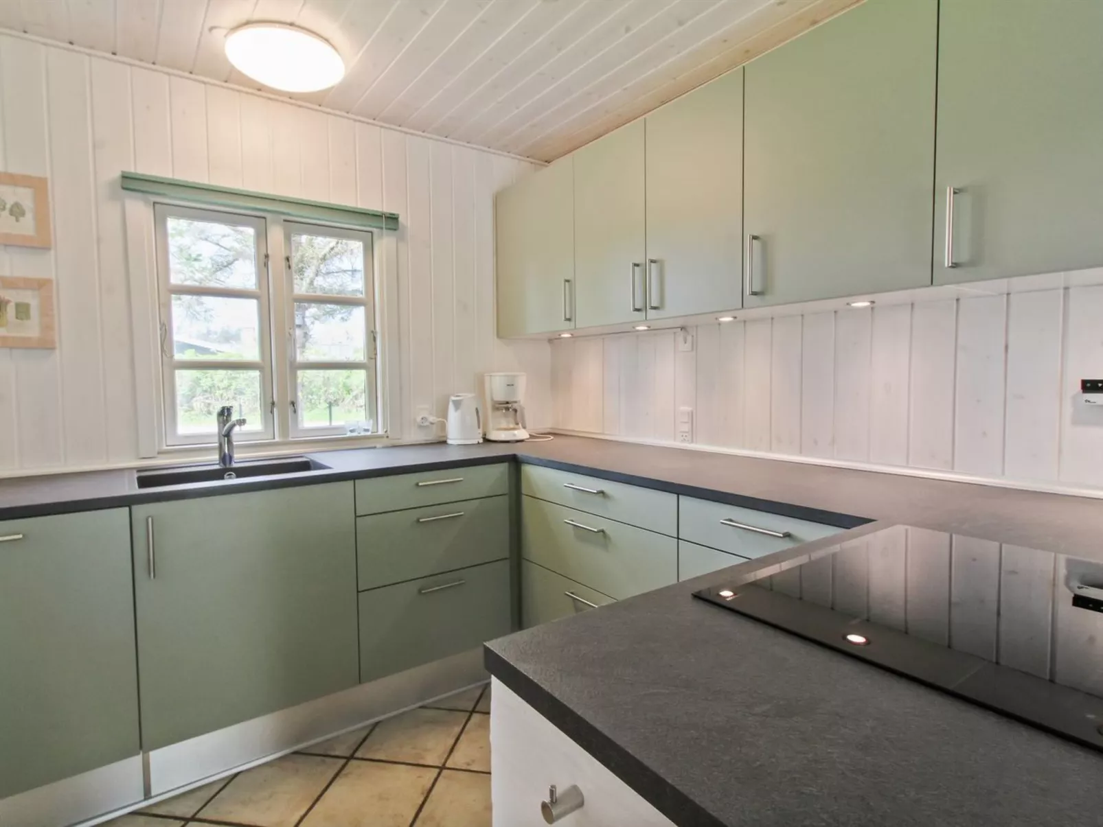 "Hillmari" - 200m from the sea-Inside