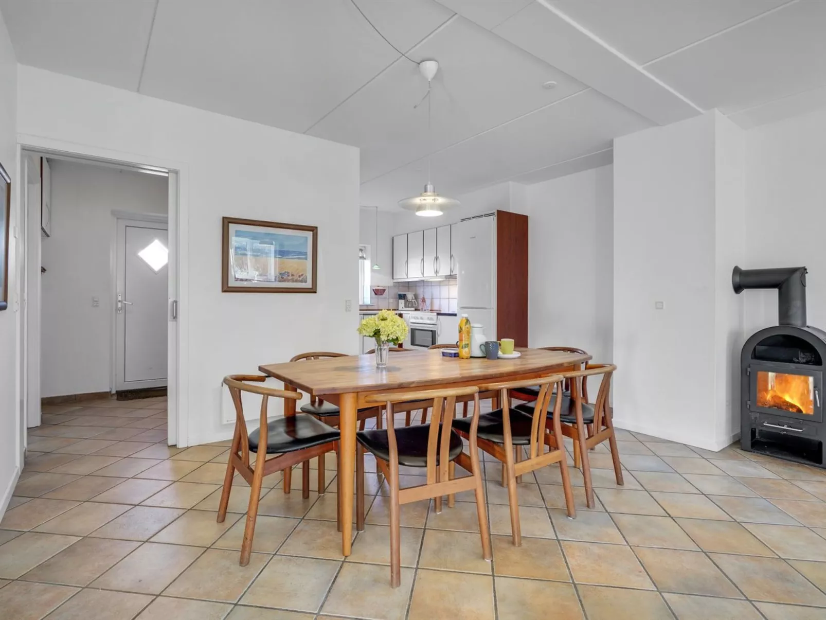 "Oneida" - 800m from the sea-Inside