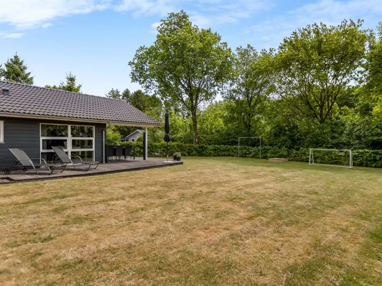 "Jette" - 30km from the sea-Outside