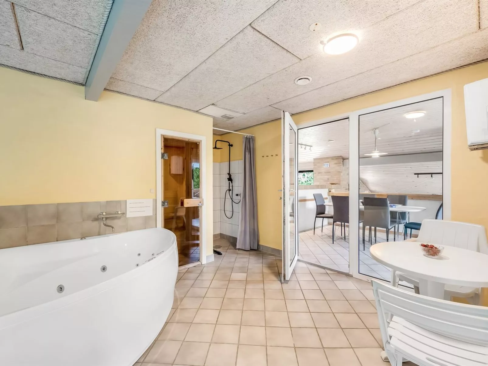 "Dorithea" - 1.3km from the sea-Drinnen