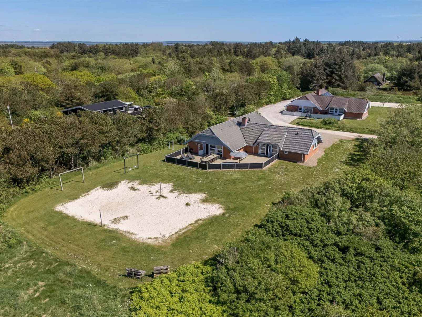 "Aage" - 1.7km from the sea-Draußen