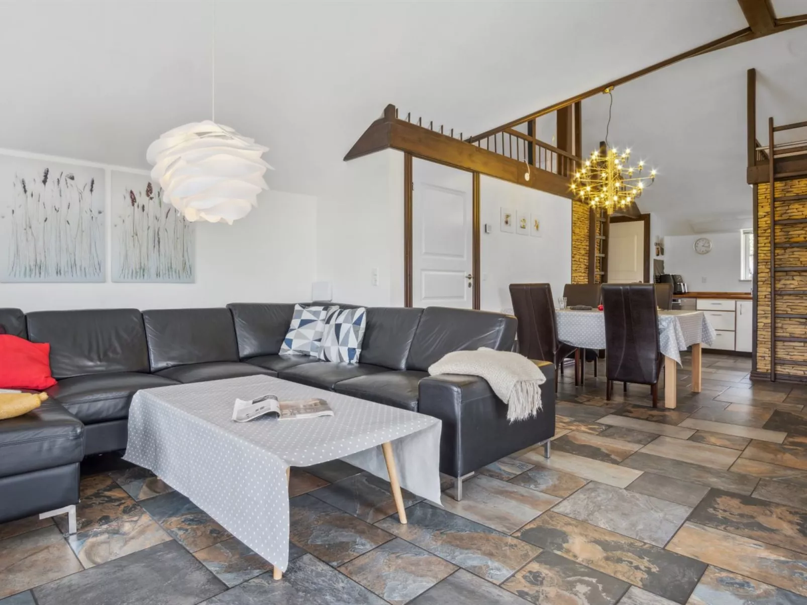 "Sippora" - 29km from the sea-Inside