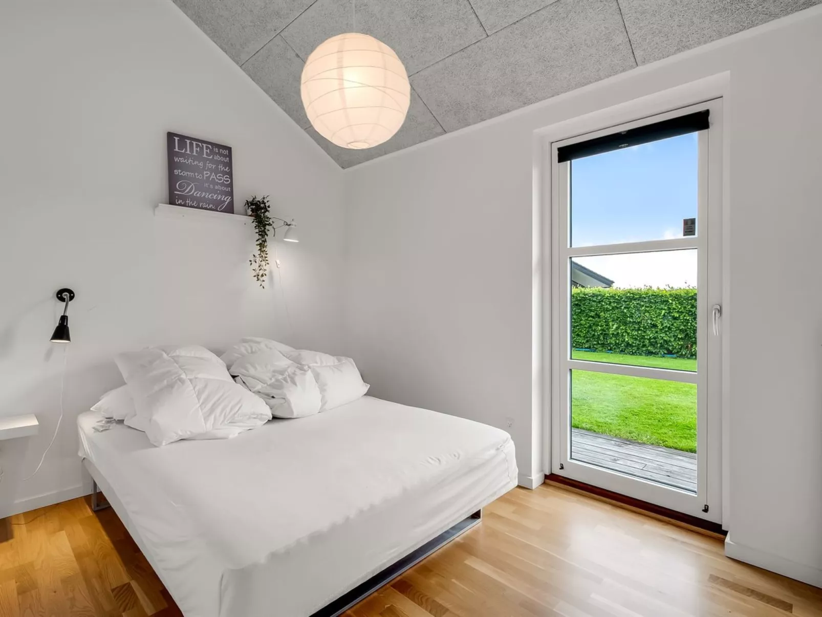 "Bernice" - 900m from the sea-Inside