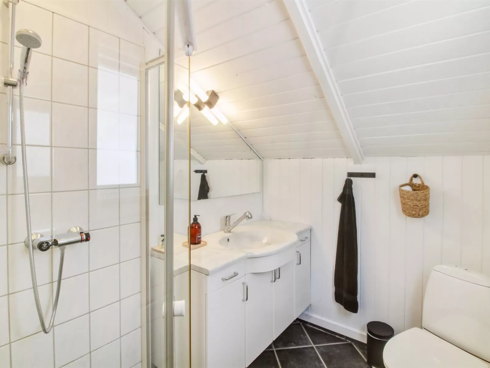 "Jaakob" - 30km from the sea-Inside