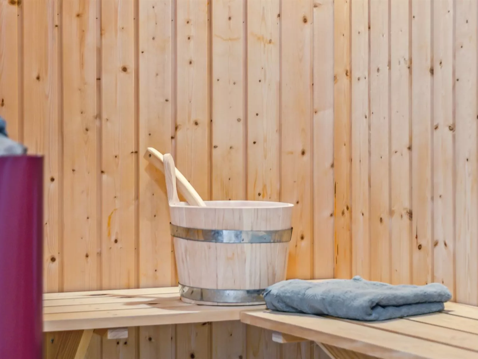 "Sheemen" - 900m from the sea-Inside