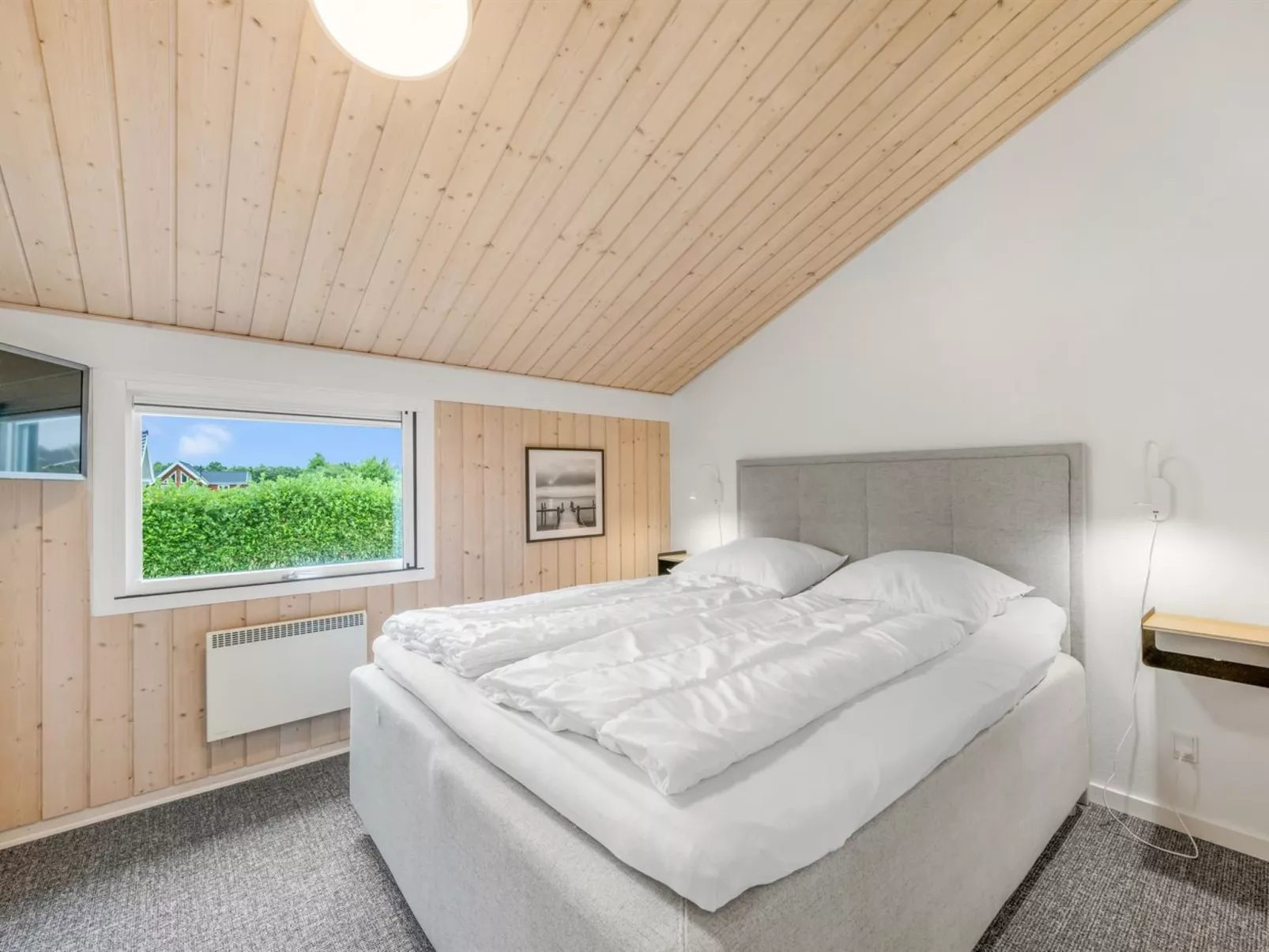 "Noreen" - 1.4km to the fjord-Dedans