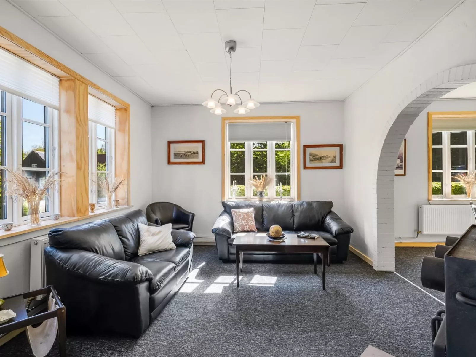 "Ejnarine" - 600m to the fjord-Drinnen