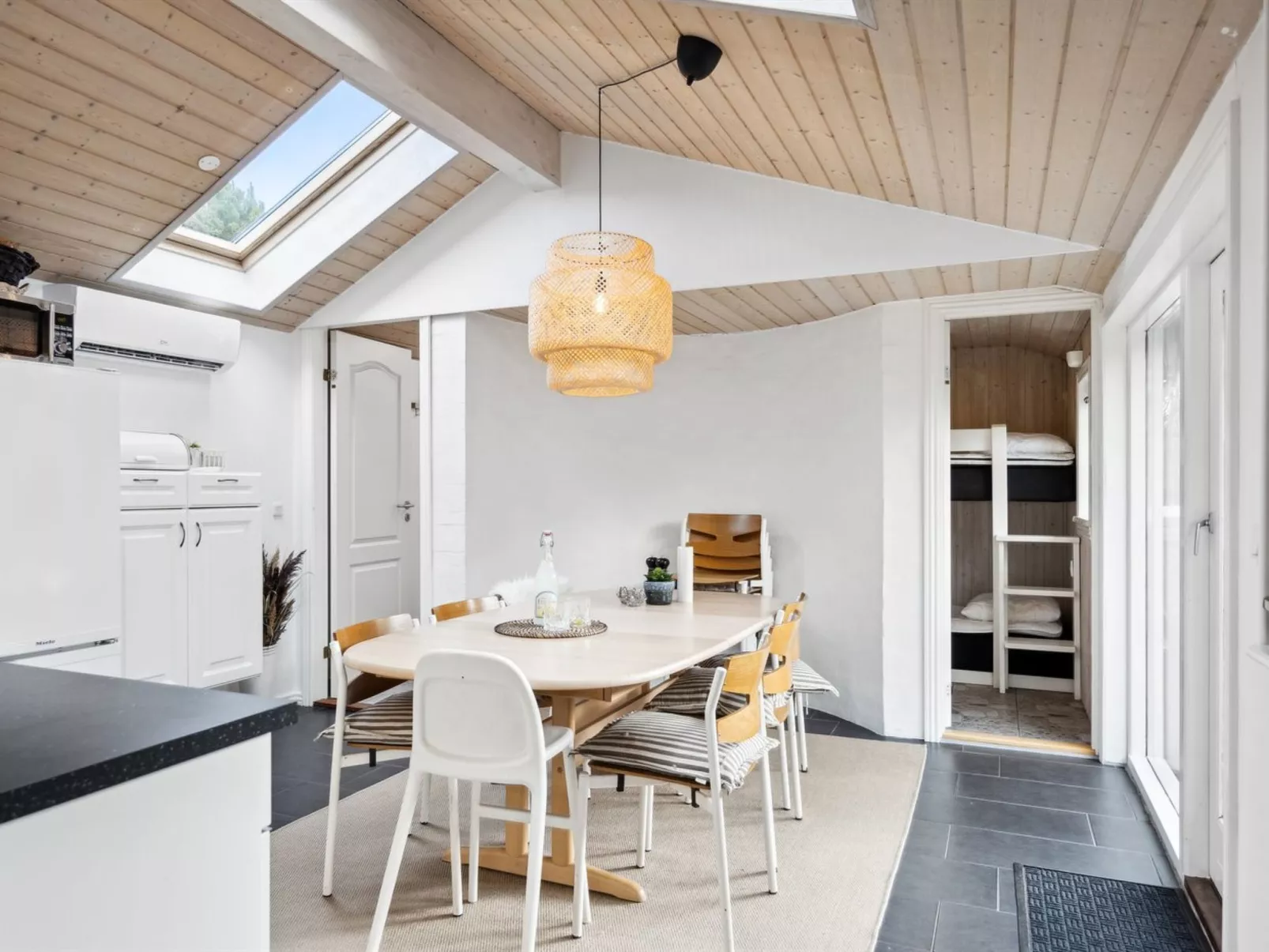 "Hermand" - 3.5km from the sea-Drinnen