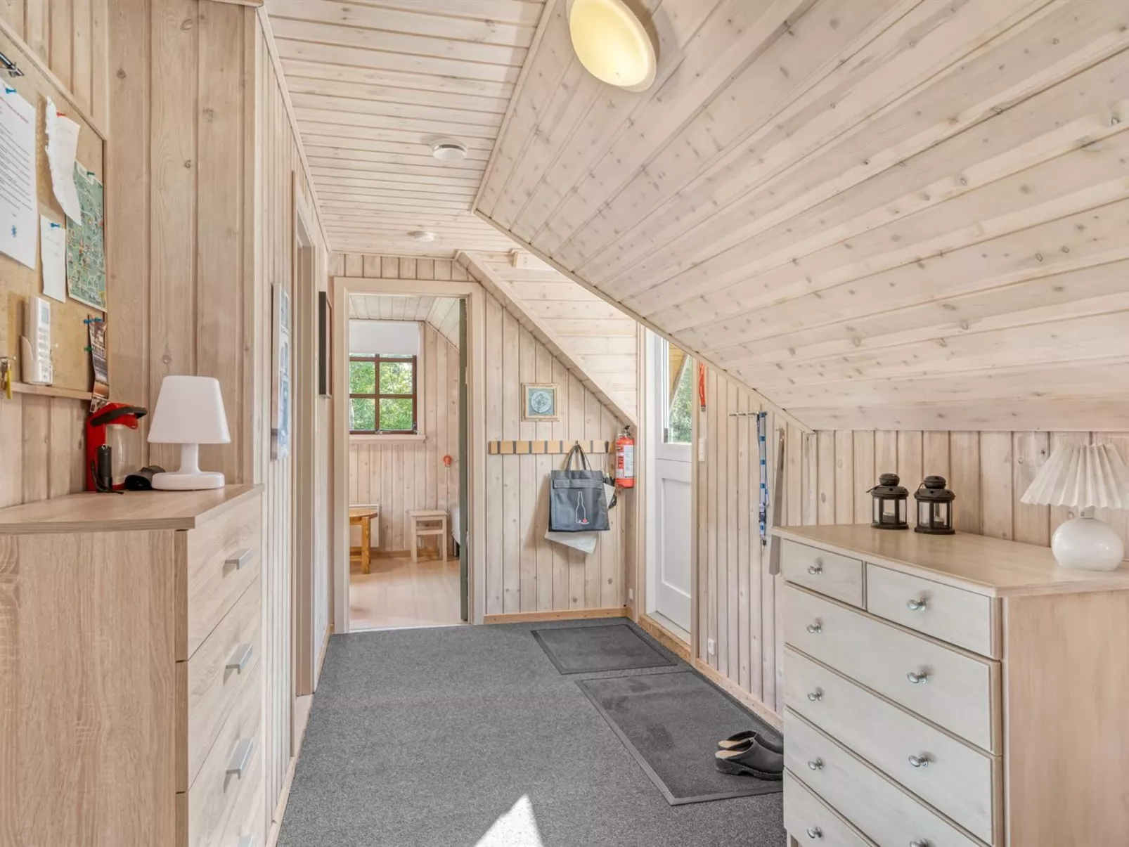 "Niesina" - 600m to the fjord-Drinnen