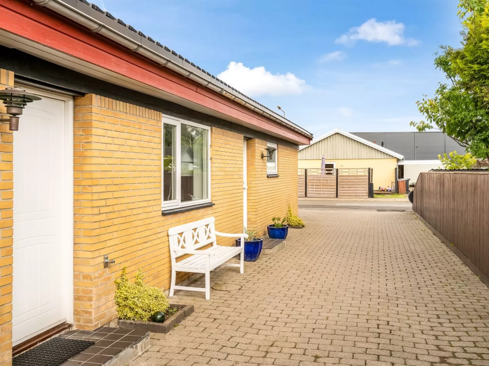 "Elika" - 1.5km from the sea-Outside