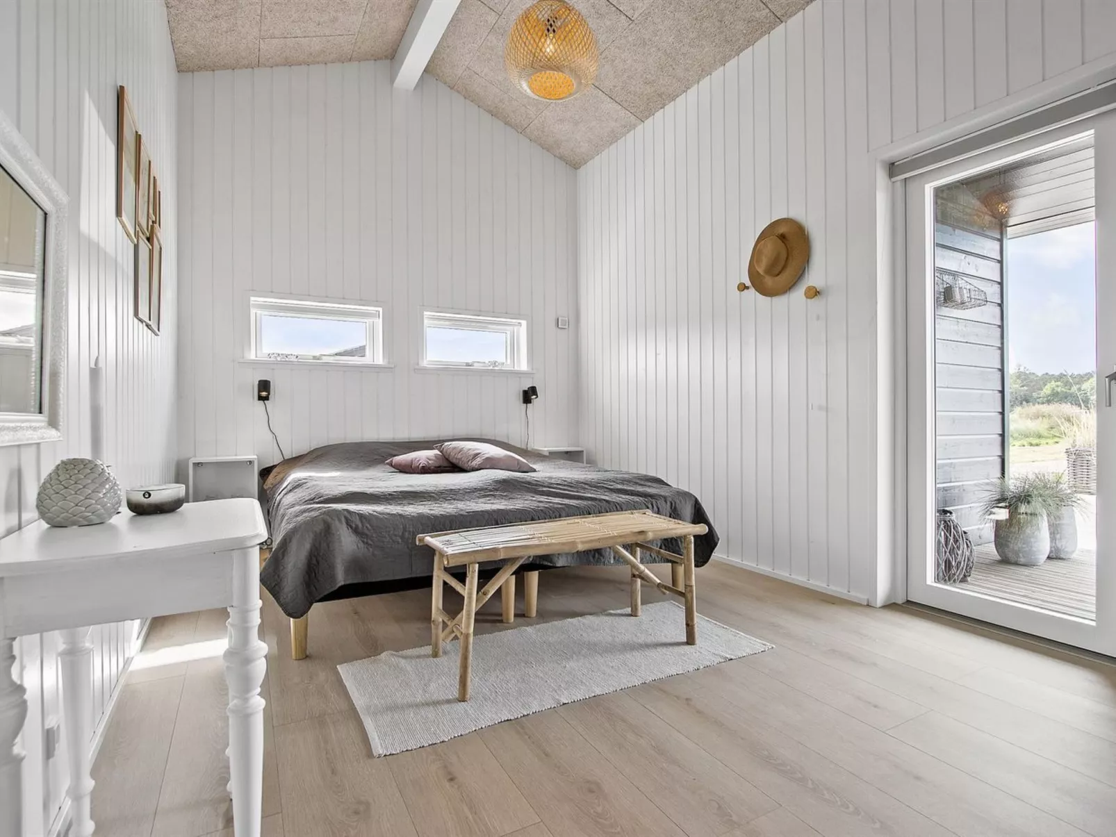 "Frithbjorn" - 900m from the sea-Inside