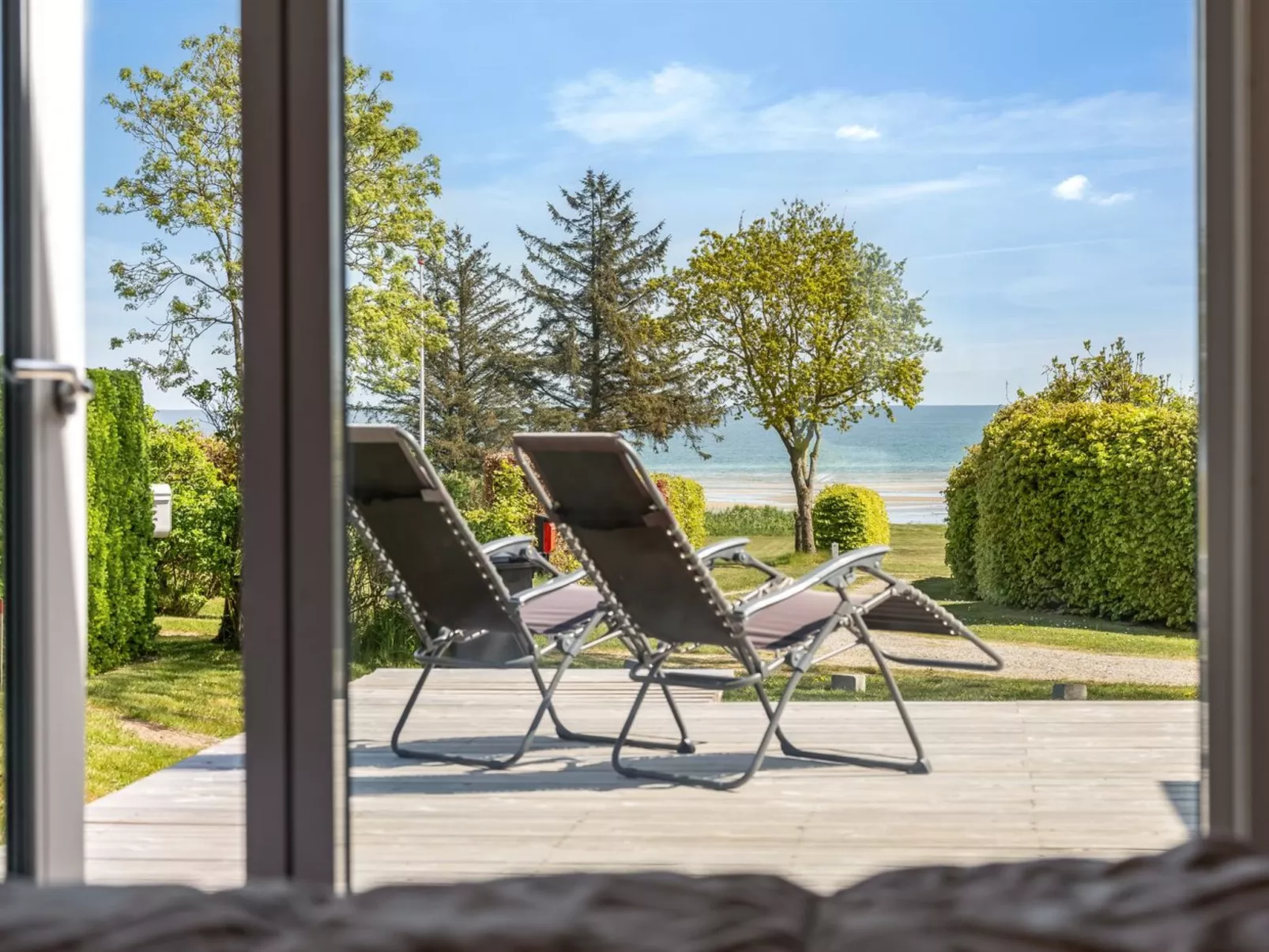 "Tonna" -  from the sea-Outside