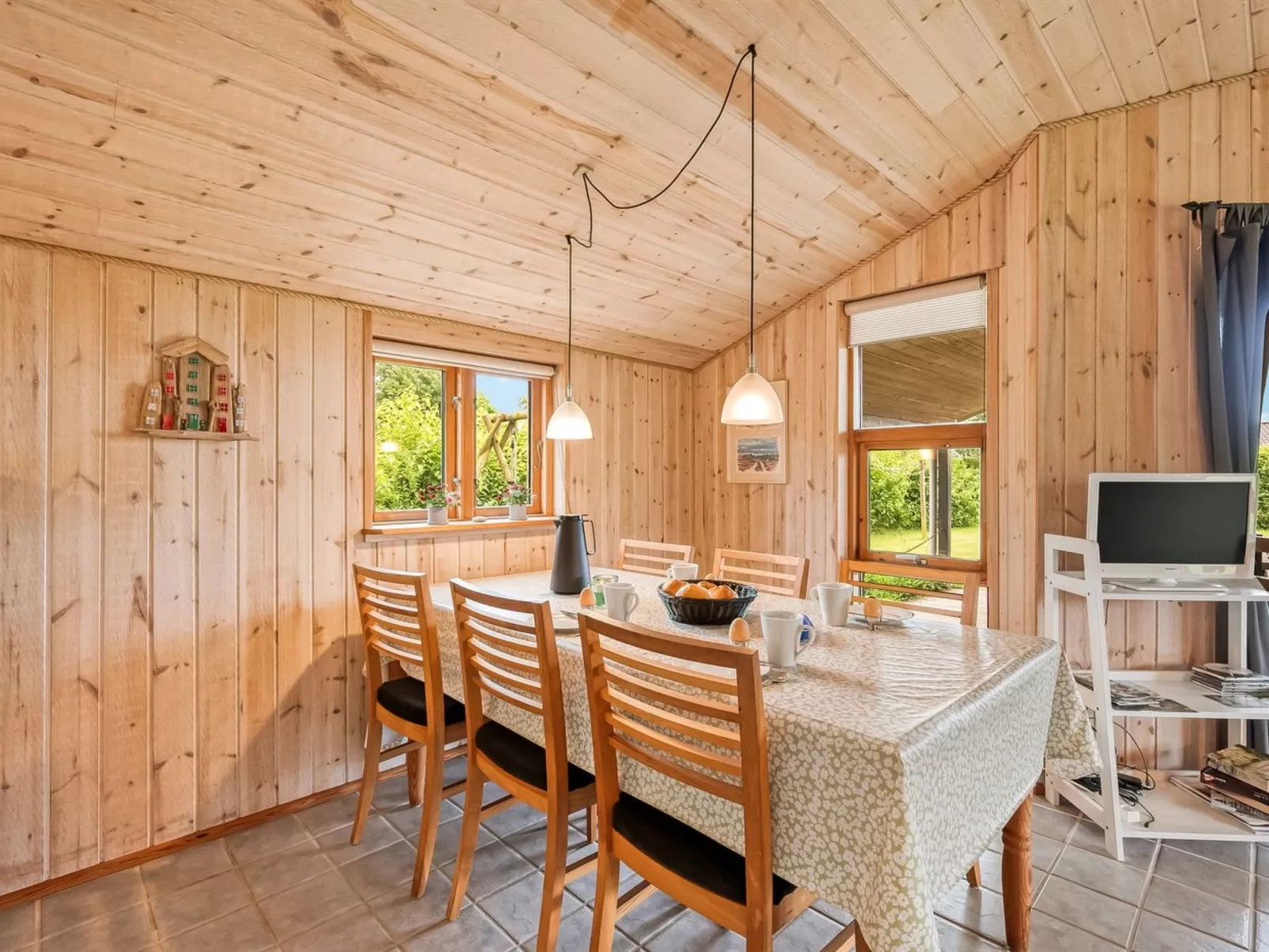 "Åsa" - 500m to the fjord-Inside