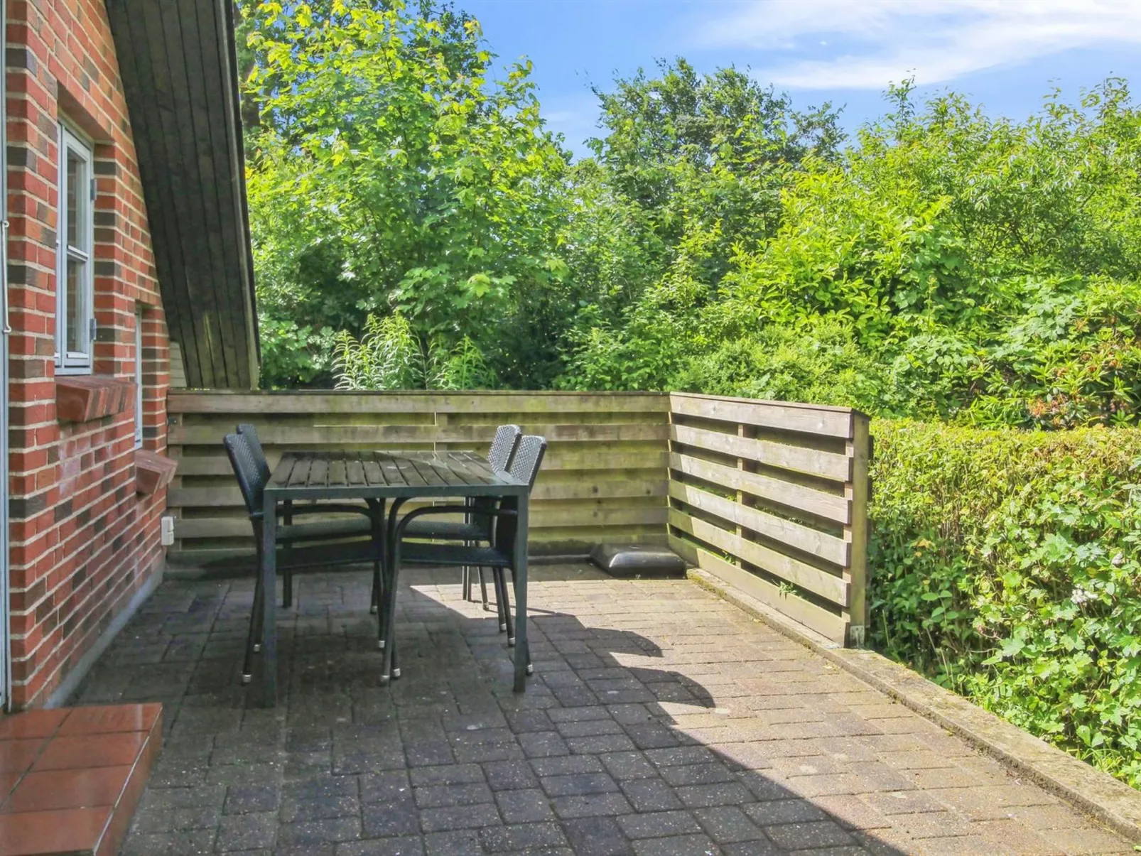 "Ofrath" - 30km from the sea-Outside