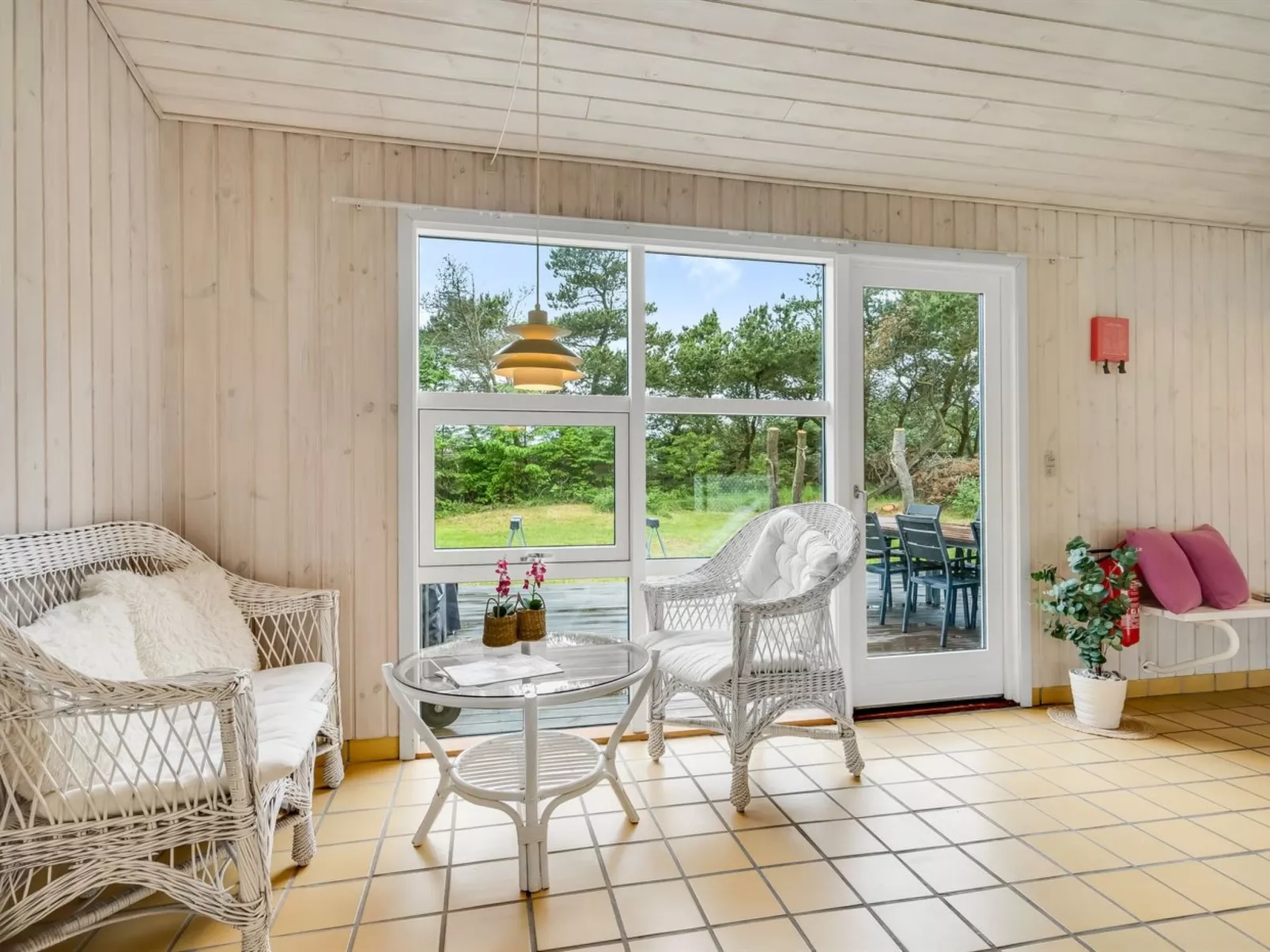 "Adrienne" - 240m from the sea-Dedans