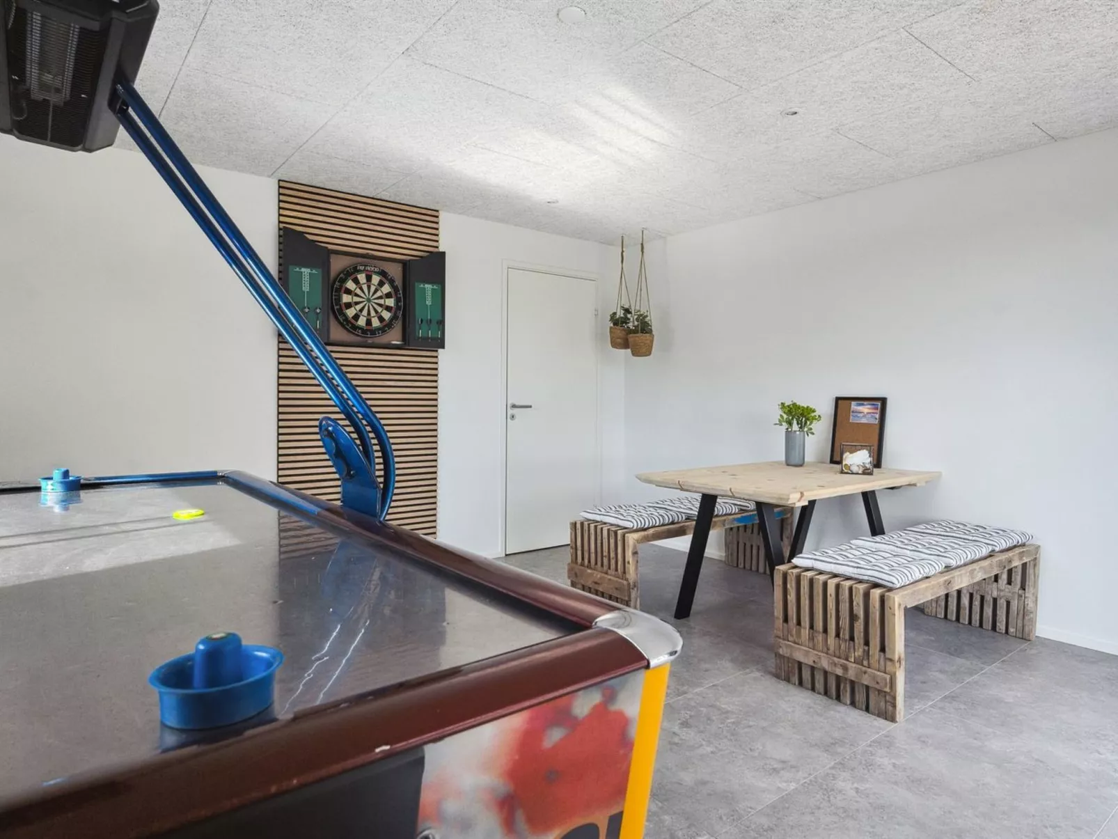 "Lyder" - 400m from the sea-Inside