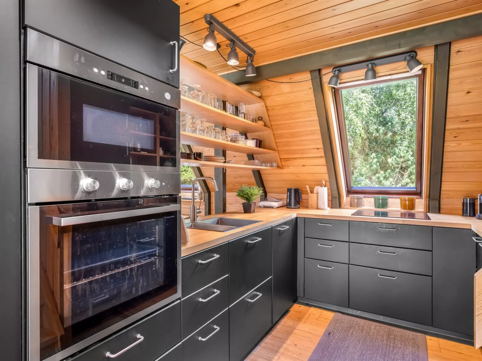 "Peta" - 1.6km from the sea-Inside