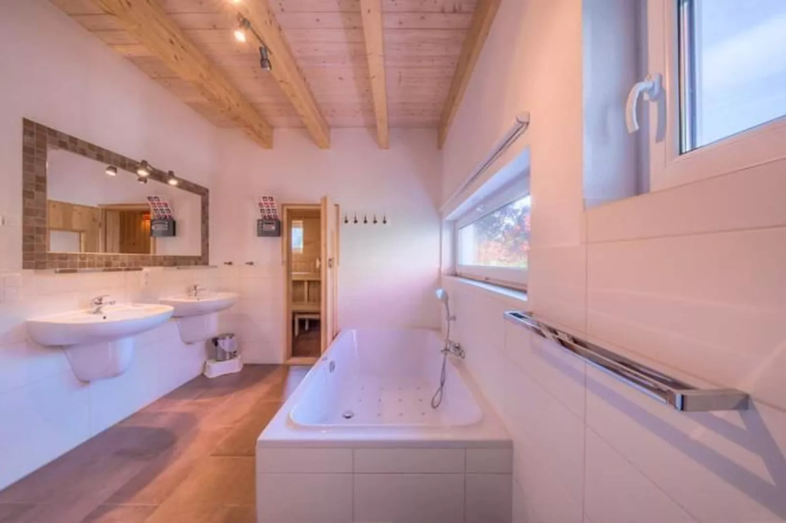 Kondor 253-Badezimmer