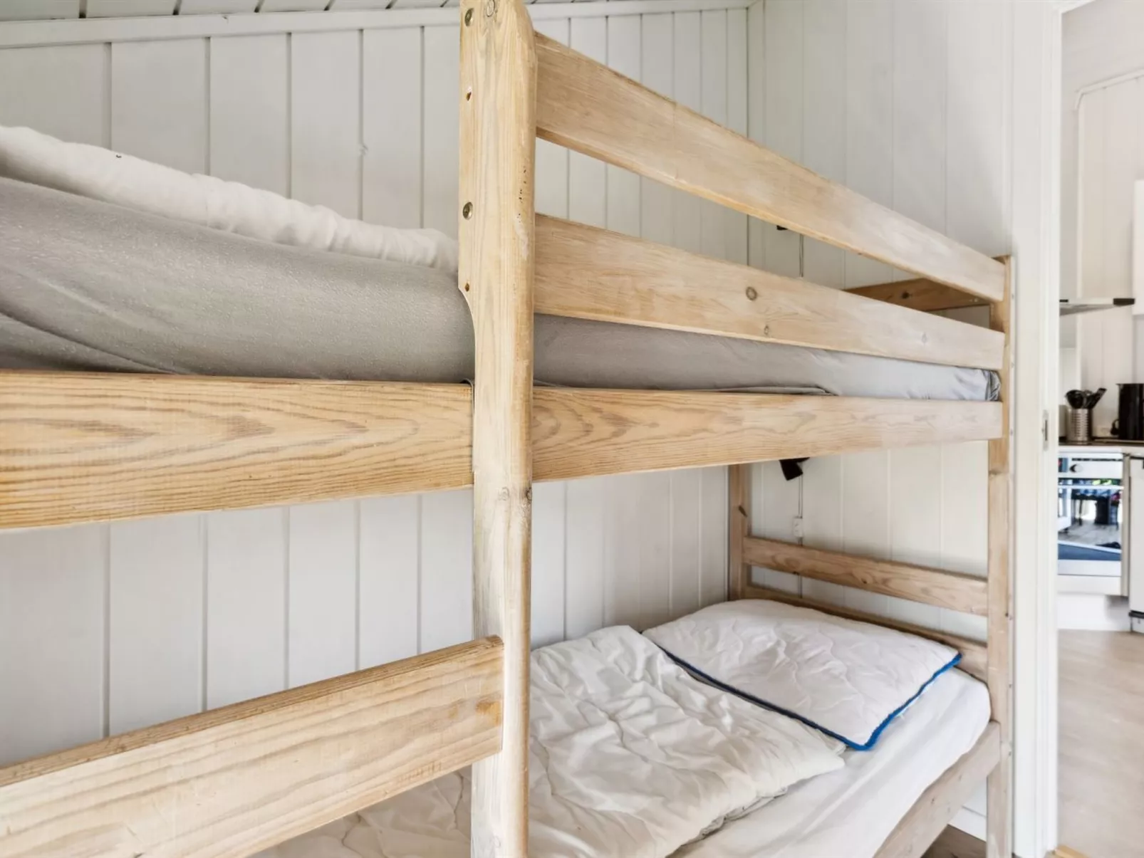 "Enida" - 350m to the fjord-Inside