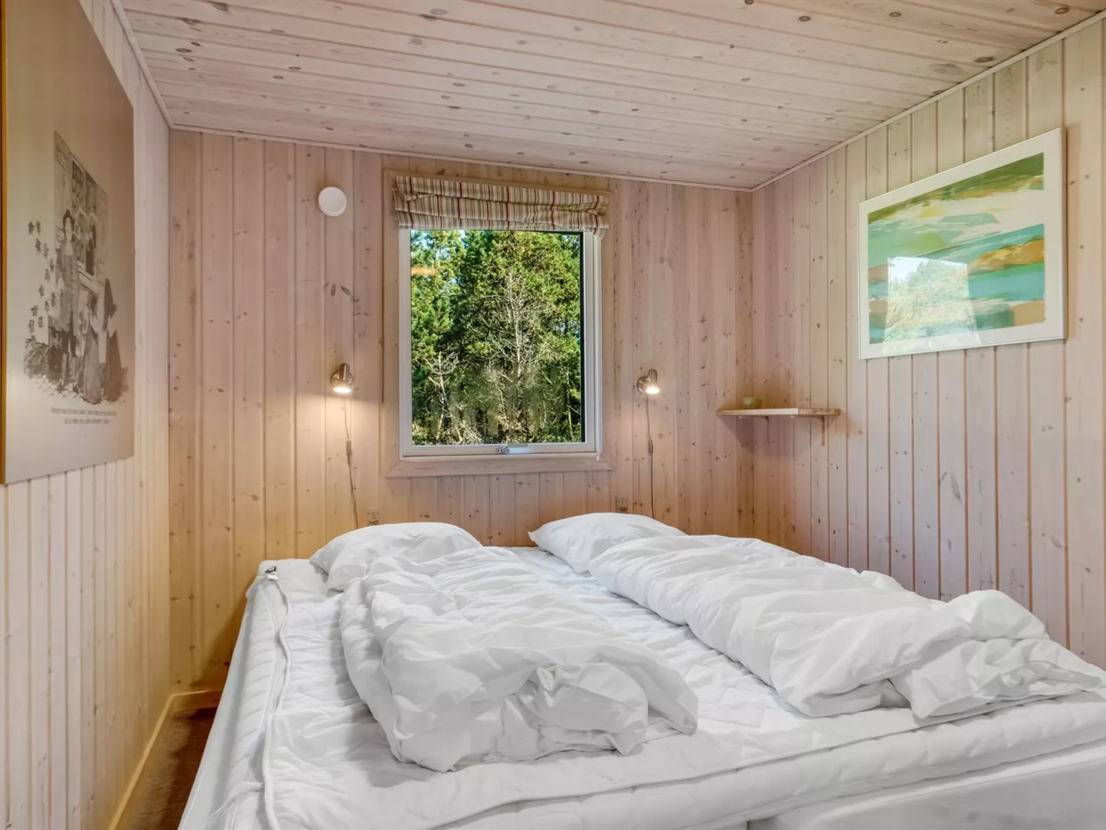 "Rajna" - 500m to the fjord-Drinnen