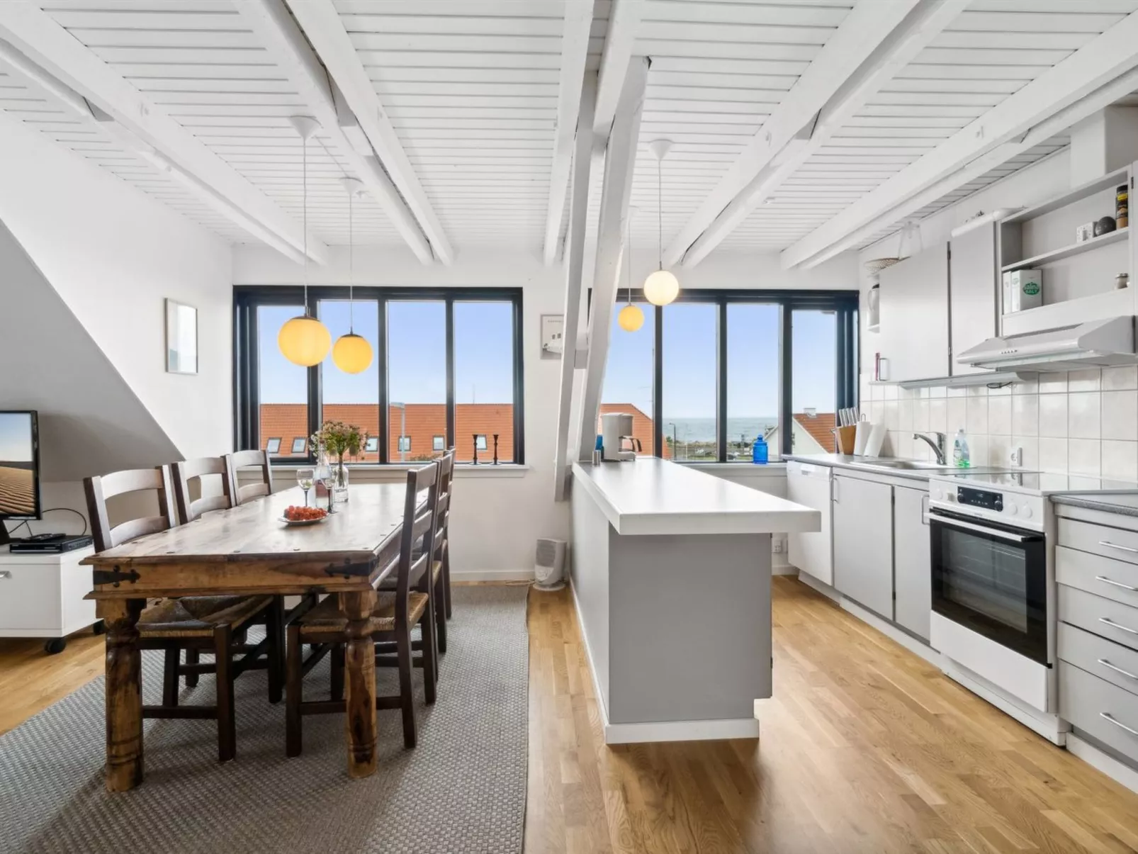 "Sverkel" - 100m from the sea-Inside