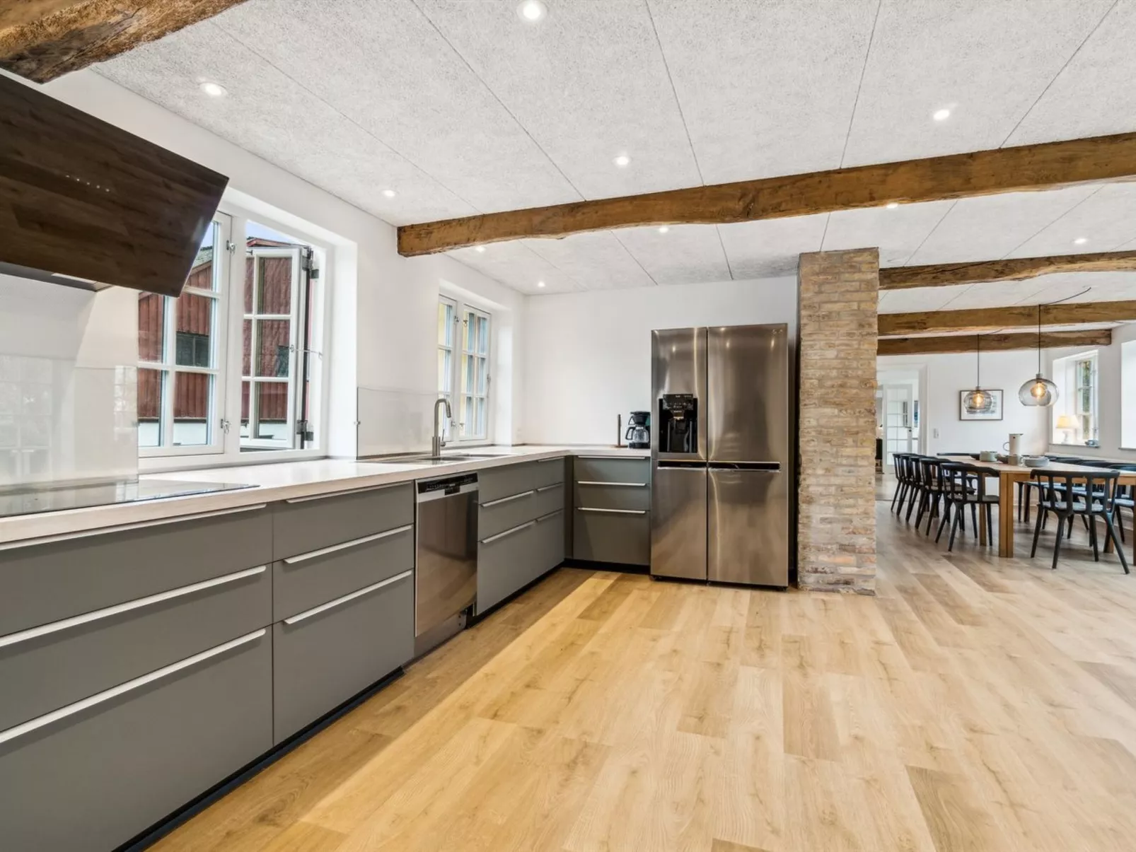 "Garbine" - 1.5km from the sea-Inside