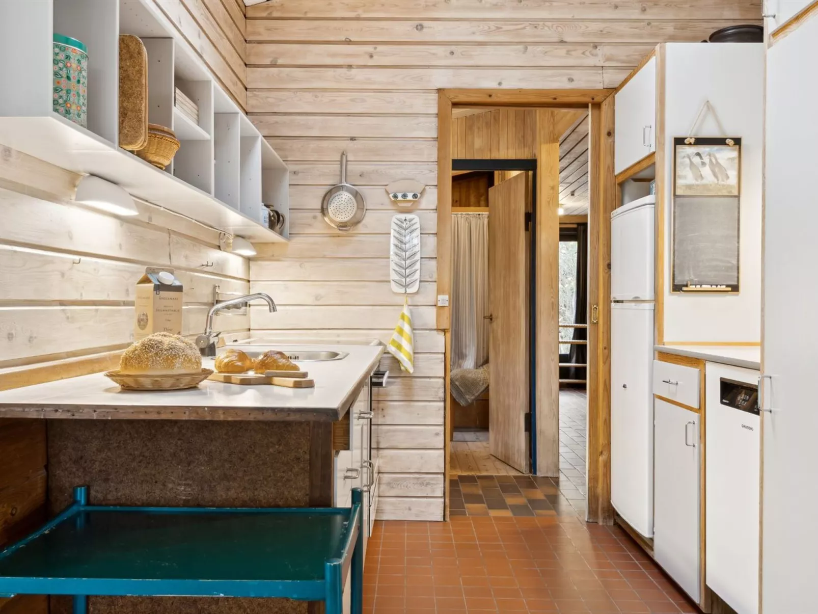 "Adelbert" - 600m to the fjord-Inside