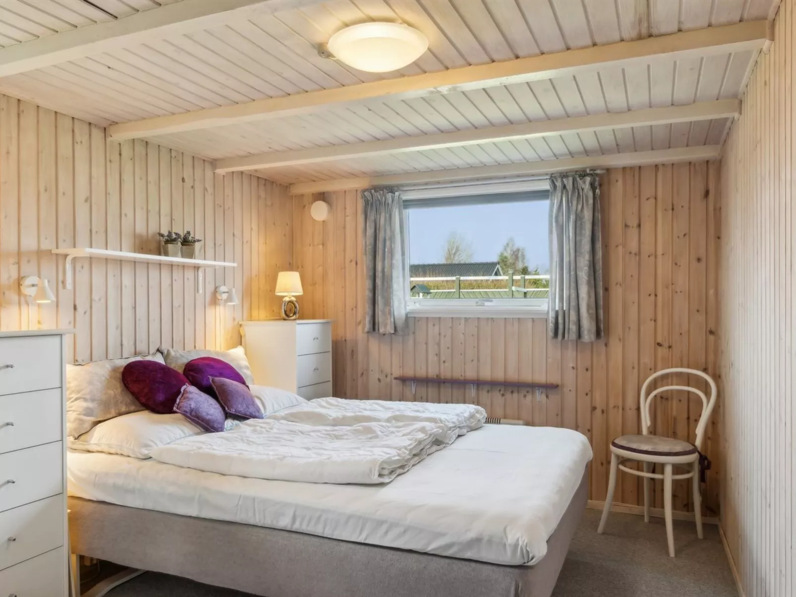 "Bjarni" - 175m from the sea-Dedans