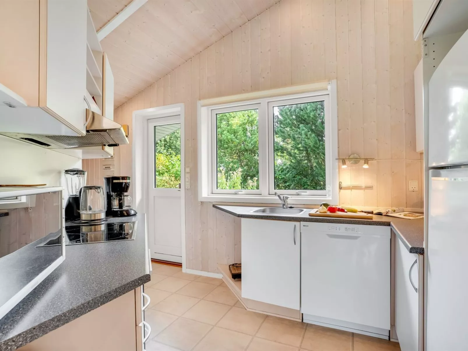 "Nashota" - 600m from the sea-Inside