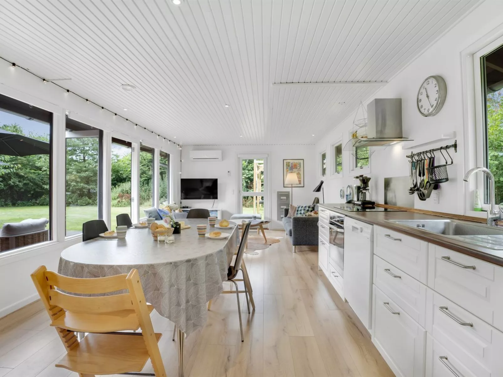 "Vickie" - 600m from the sea-Inside