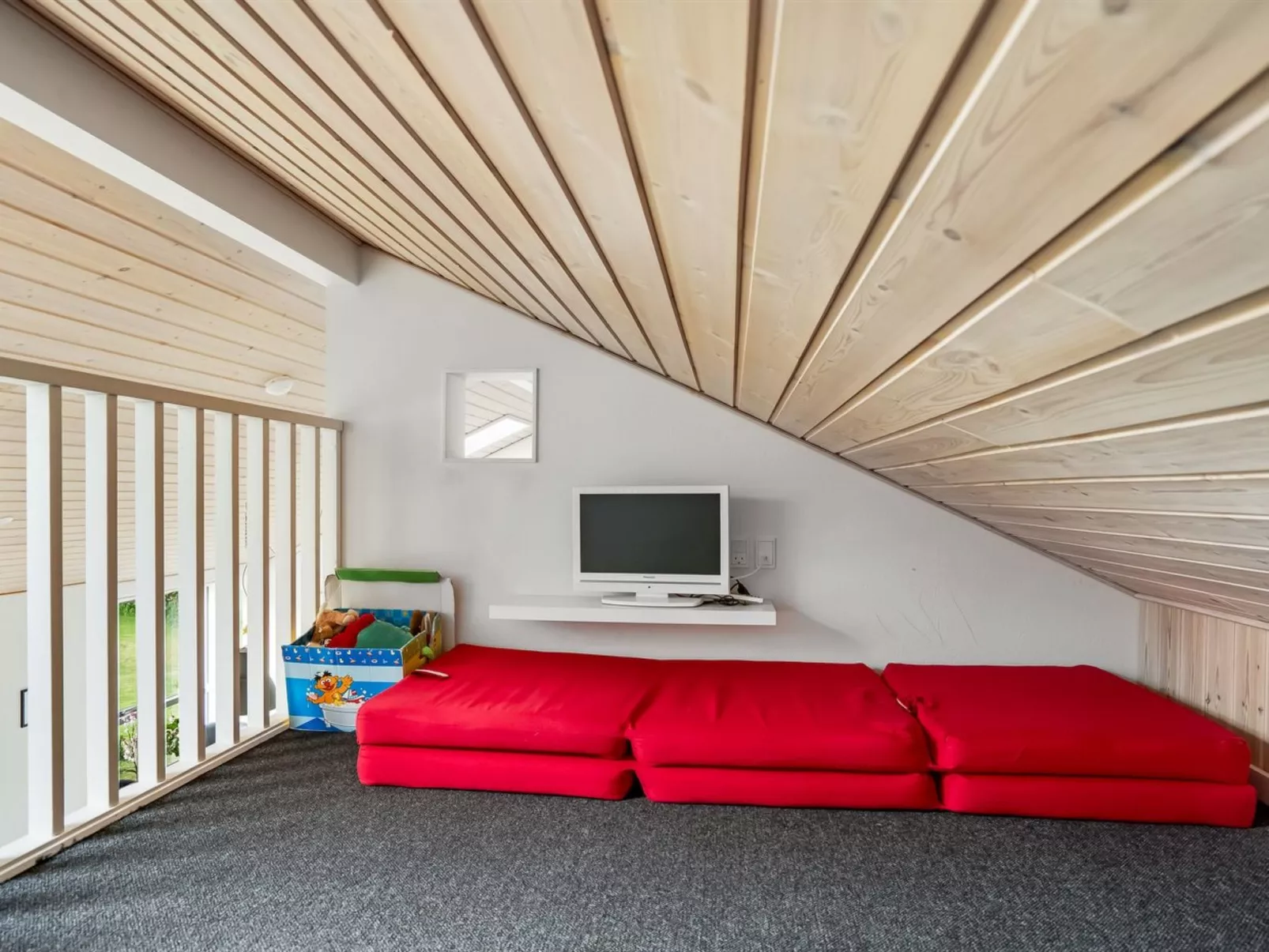 "Nauka" - 400m to the fjord-Inside