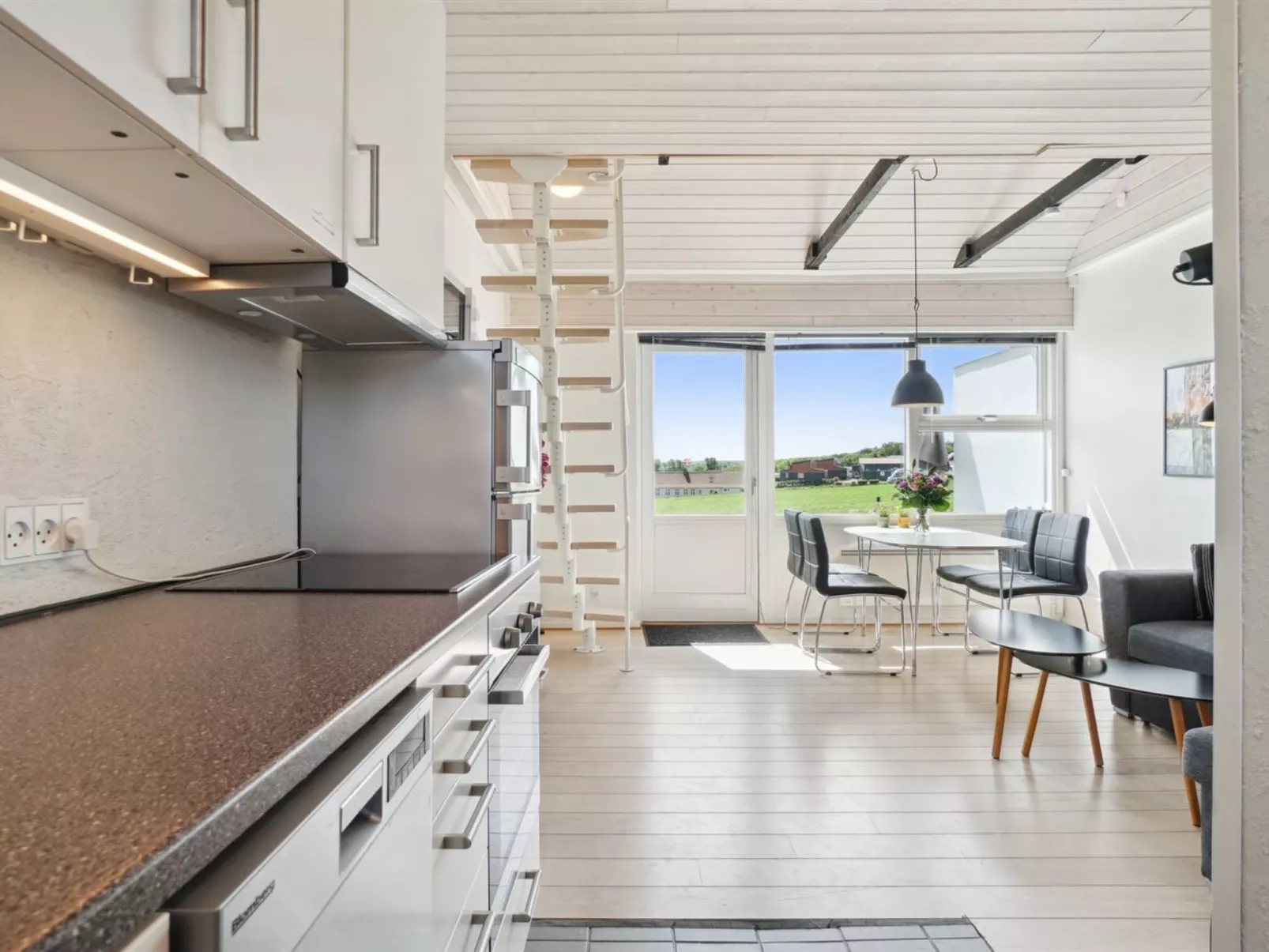 "Sandrine" - 400m from the sea-Dedans