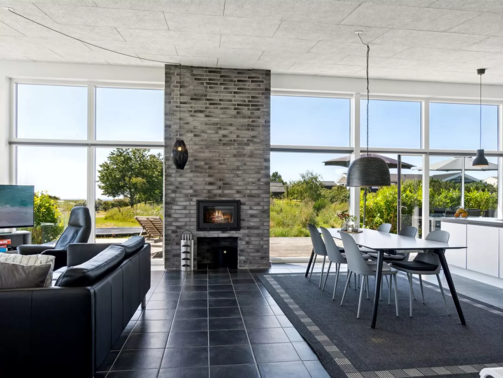 "Bæver" - 200m from the sea-Drinnen