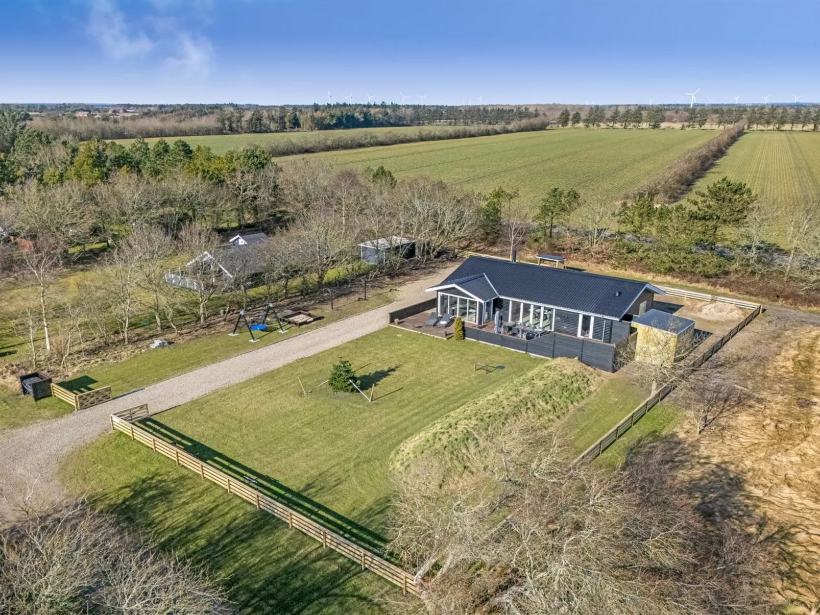 "Elisaveta" - 400m to the fjord-Draußen