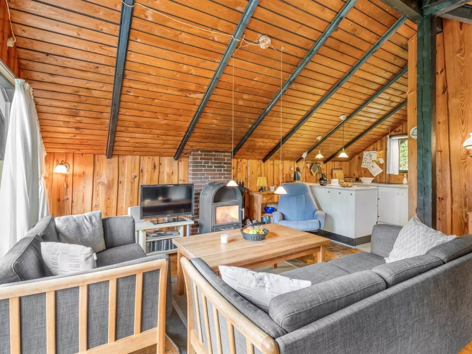 "Amila" - 30km from the sea-Inside