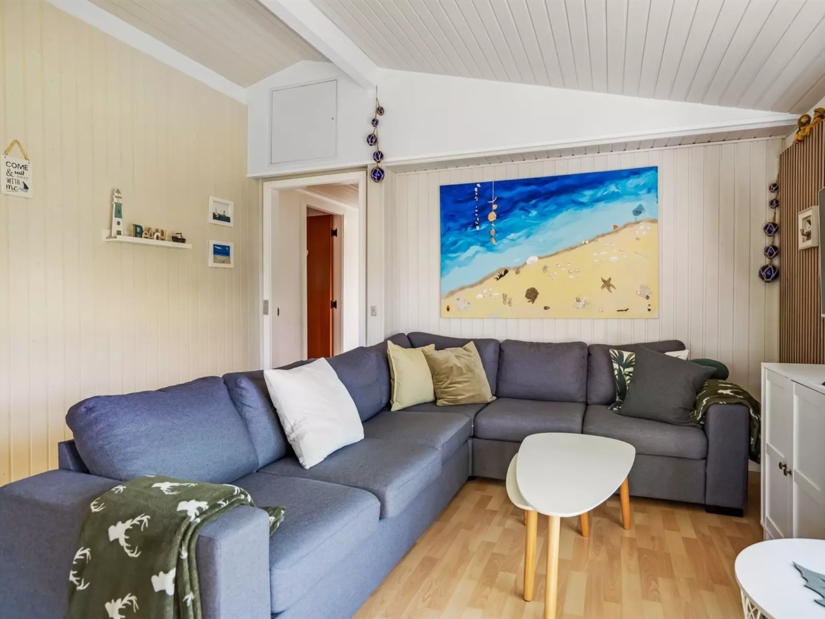 "Galmand" -  from the sea-Dedans