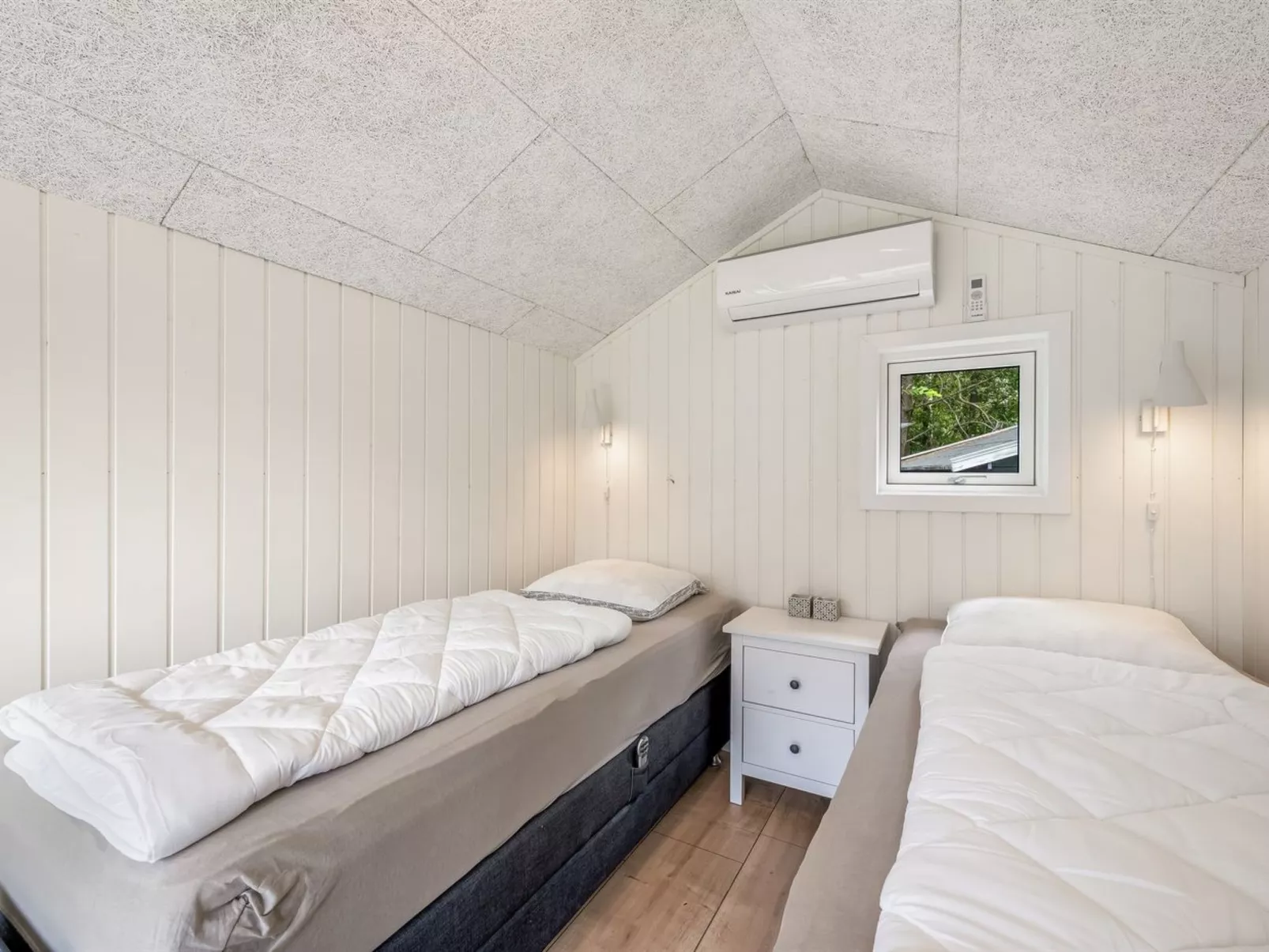 "Tiina" - 500m to the fjord-Inside