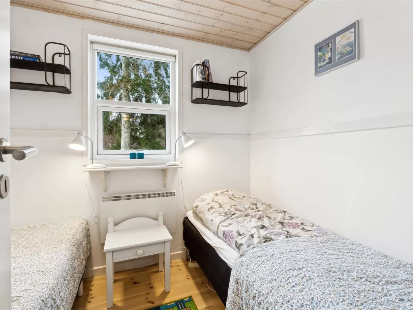 "Tomine" -  from the sea-Inside