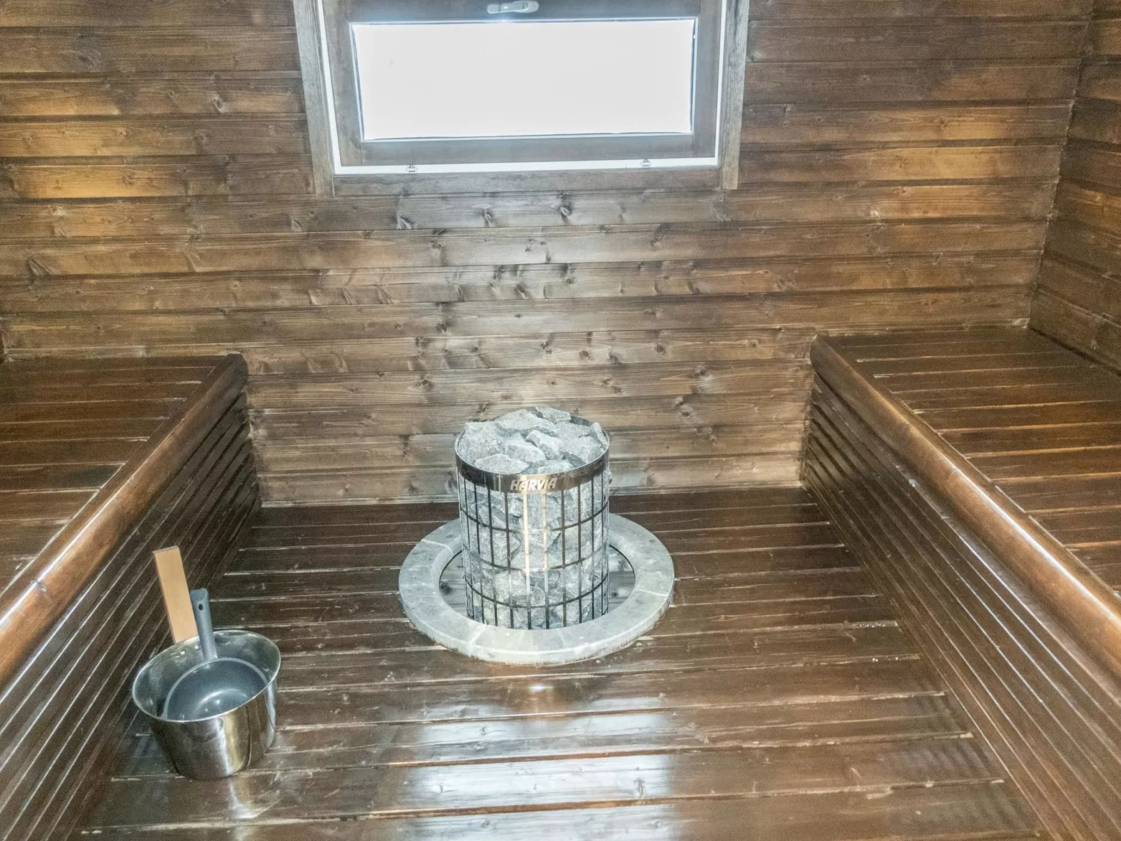 Atrin suvanto b-Dedans