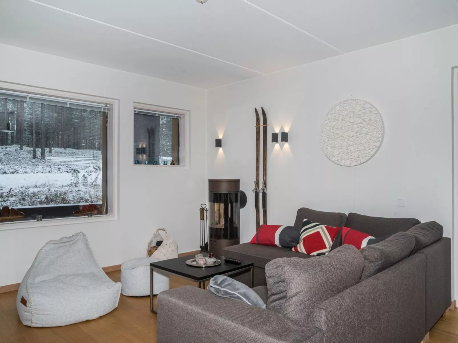 Levi hillside-Drinnen