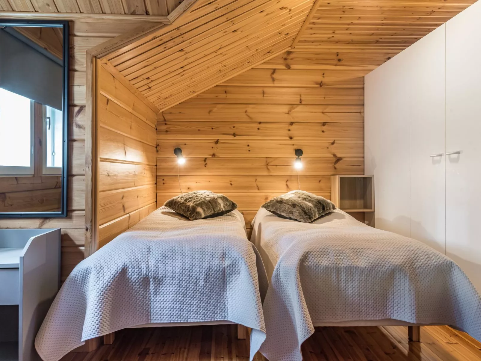 Levin kultakoto-Inside