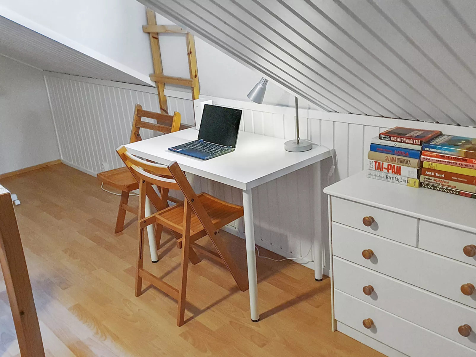 Kukasrakka 3 b 8-Drinnen