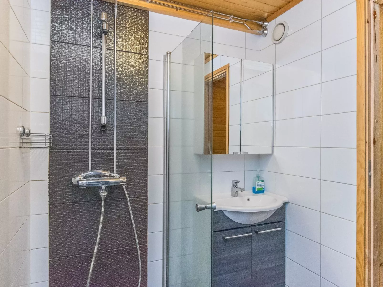 Saarihely a 5-Inside