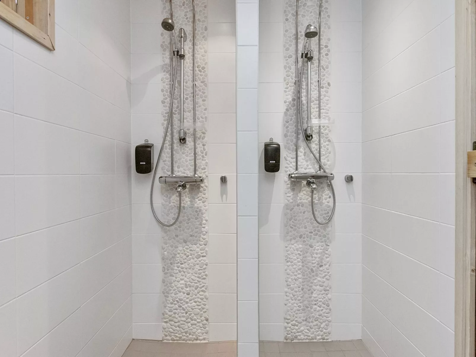 Nilikuru c 6-Drinnen