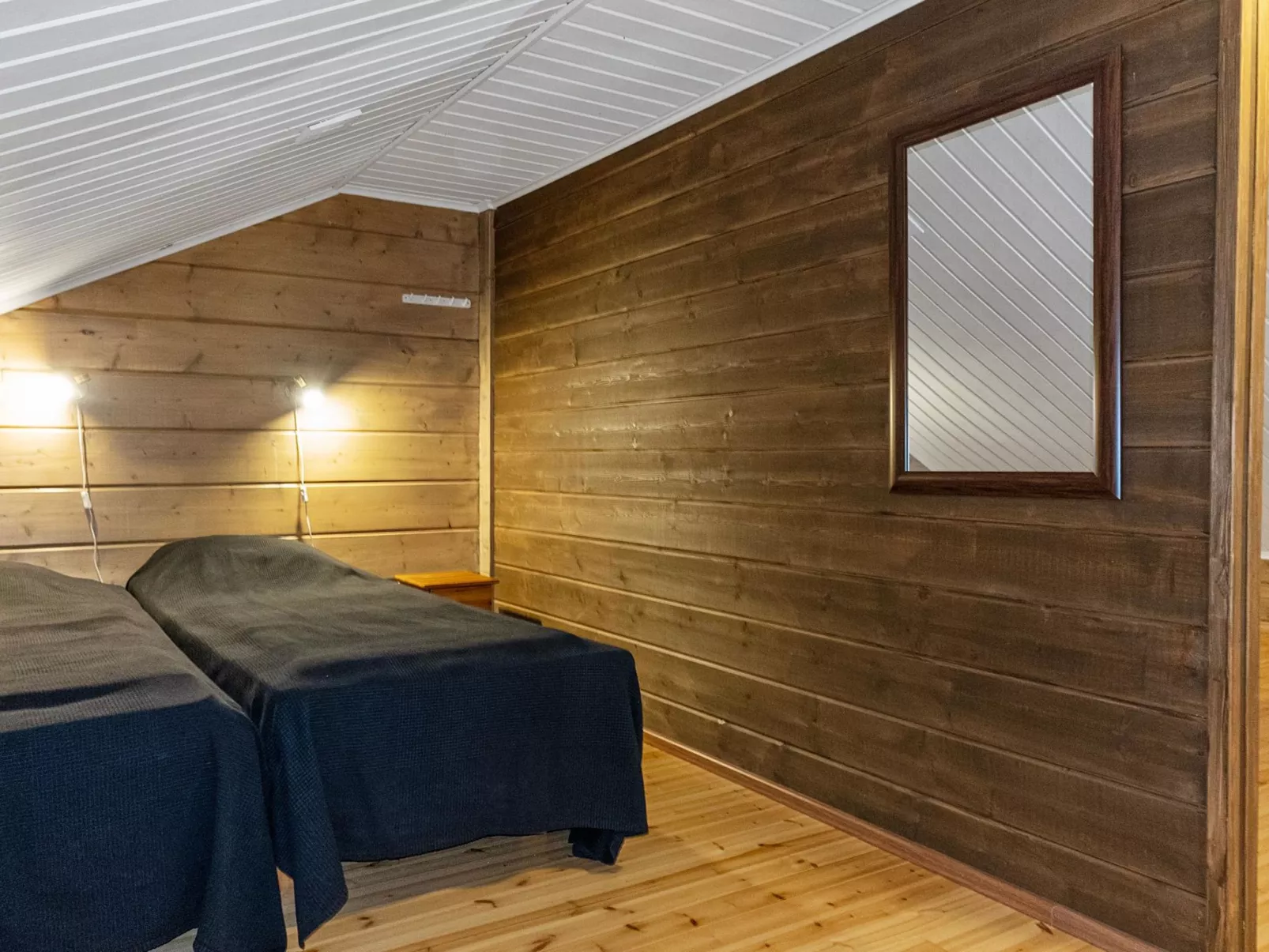 Puuhapirtti 1-Drinnen