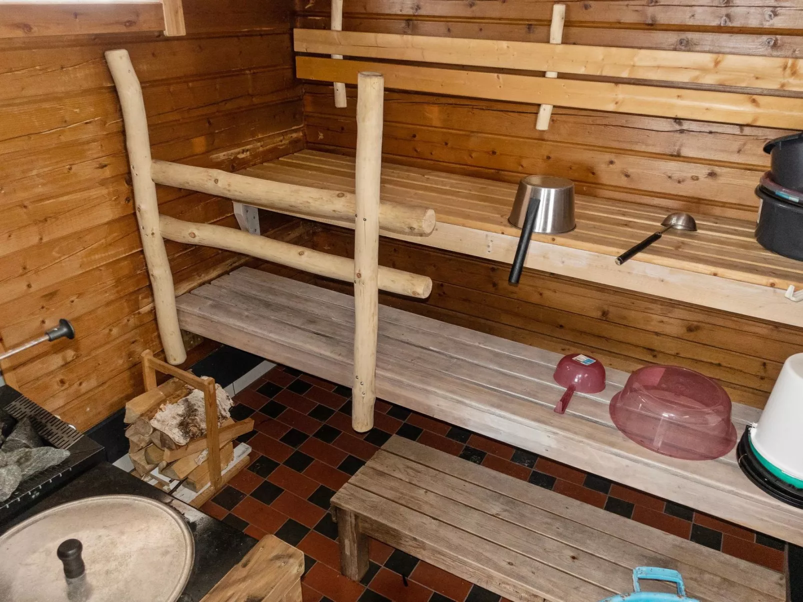 Käpälämäki-Inside